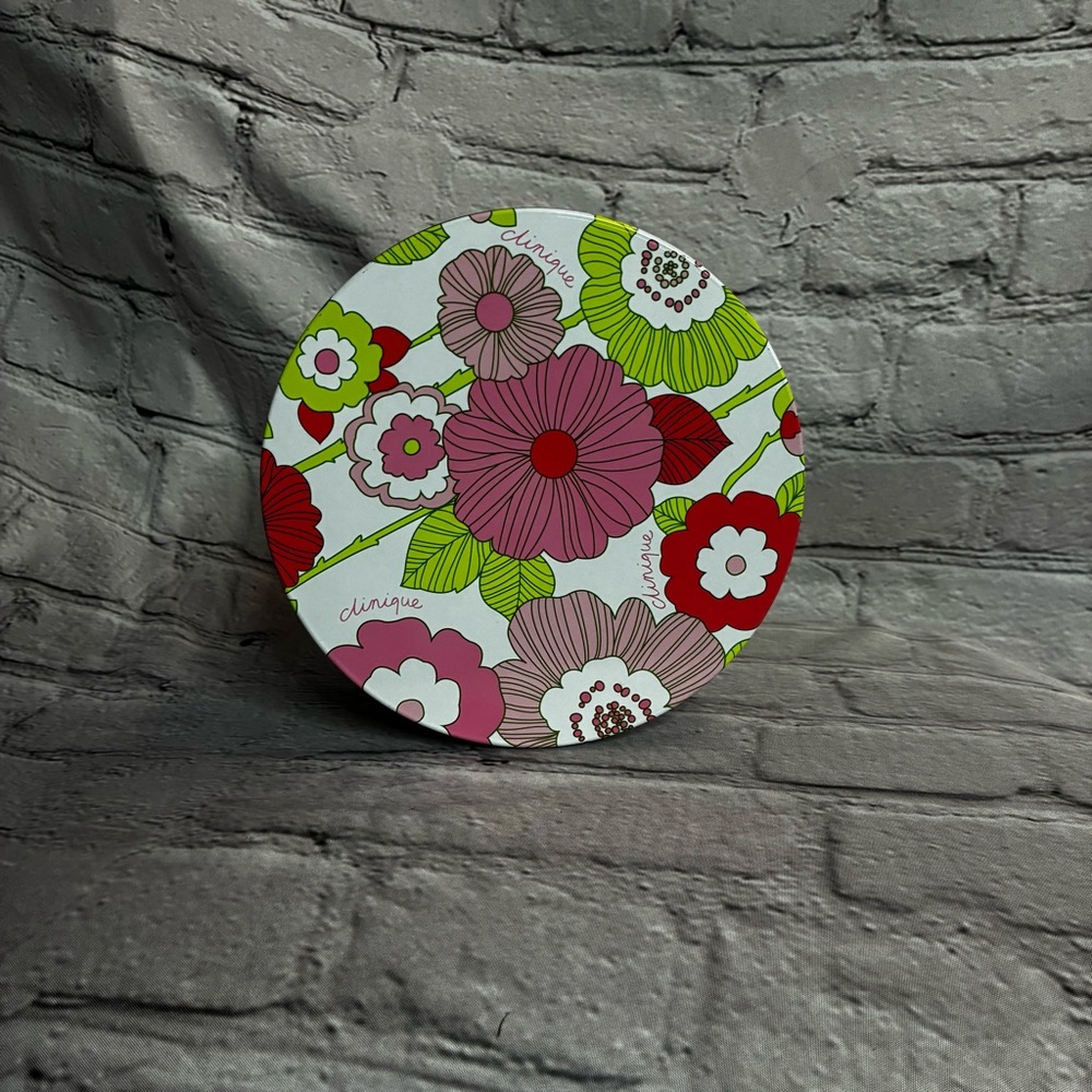 Clinique Mod Flower Power Promotional Tin Cannister Pink Green White 6” Diameter